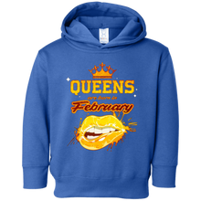 Queens Are Born In February Birthday Gift Black T-Shirt